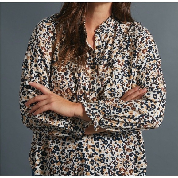 Maeve by Anthropologie Tops - Maeve by Anthropologie Leopard Print Ruffled Collar‎ Button Up Shirt Top Women